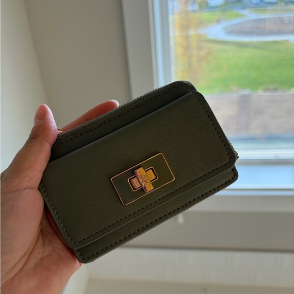 Anne Klein Card Holder with Gold Details - Picture 5 of 5